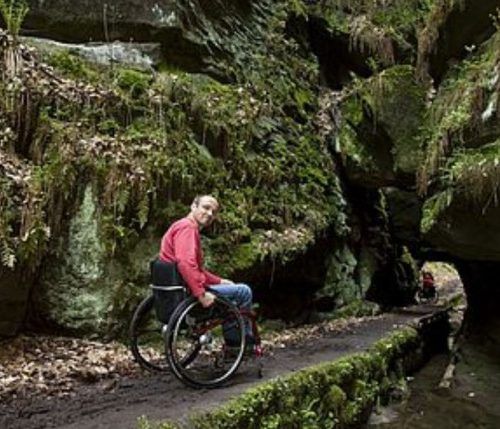  Qué difícil entender el planteamiento del Cabildo de Tenerife de que para hacer accesible un espacio natural primero hay que cargárselo. Bestial en el caso de Las Hiedras, mientras el mundo va por un camino de integración real pero de verdad, no de cuentos chinos. 