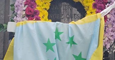 Javier Fernández Quesada homenajeado por Intersindical Canaria y la Federación Sindical Canarias  en el cementerio de Vegueta de Las Palmas