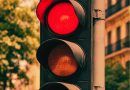 Semáforos sí, en rojo y sólo al despilfarro del dinero de las arcas públicas