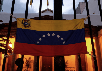 El pleno del Parlamento guarda un minuto de silencio y lee una Declaración Institucional con motivo de los devastadores terremotos en Venezuela El pleno del Parlamento guarda un minuto de silencio y lee una Declaración Institucional con motivo de los devastadores terremotos en Venezuela